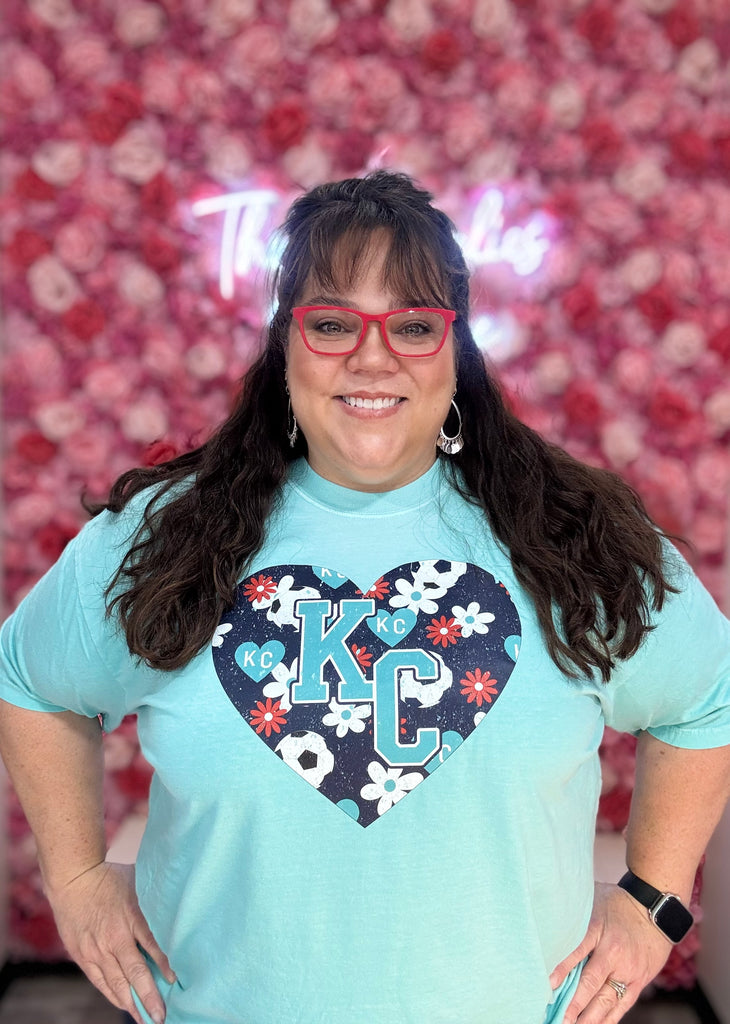 KC Current Heart Graphic Tee-Graphic Tees-Tres Birdos Graphic Tees-Three Birdies Boutique, Women's Fashion Boutique Located in Kearney, MO